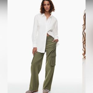 Bnwt aritzia wilfred free relaxed white shirt size S